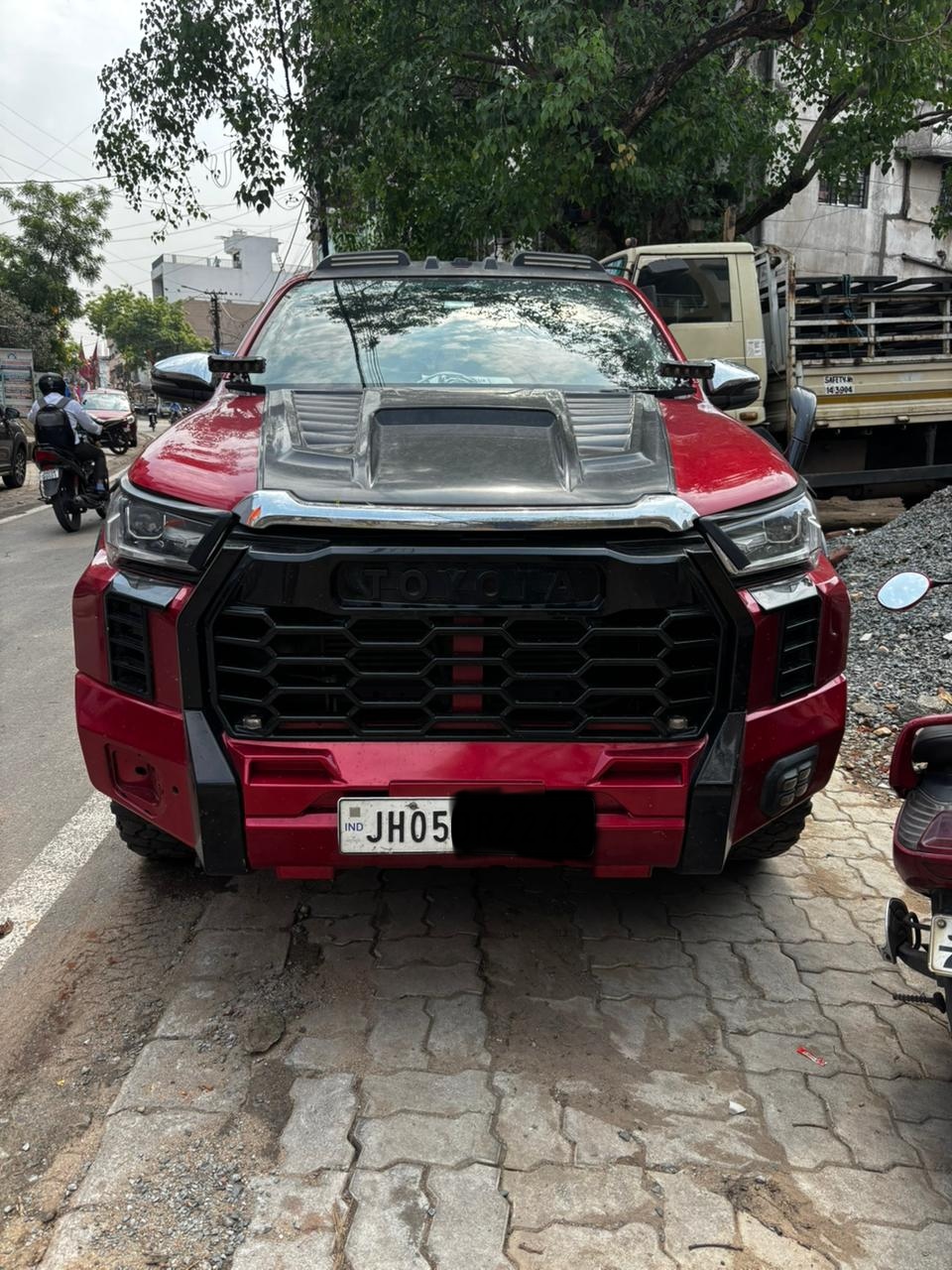 Toyota HILUX ( HIGH AT M1G )